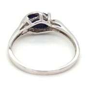 14kt White gold blue sapphire ring