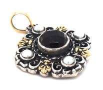 Konstantion garnet and pearl pendant