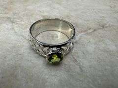 Sterling Silver 925 Natural Gemstone Peridot Ring Size 8