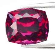 Premium VVS grade 3.19ct top violet pink Rhodolite Garnet from Tanzania!