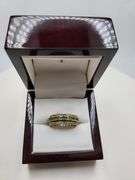 Very fine silver ring and emerald with diamond accent