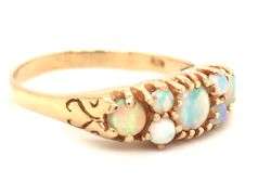 14kt Yellow gold opal cluster ring