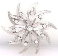 Vintage 14kt White gold 1.25ctw diamond star brooch