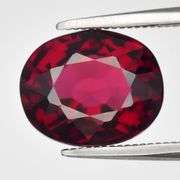 Outstanding VVS grade 4.49ct raspberry red Rhodolite Garnet!