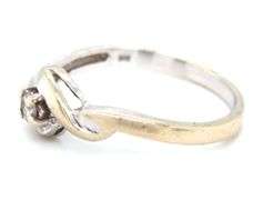 14kt White gold diamond ring