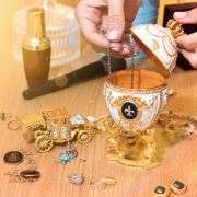 Royal Imperial White Russian Fabergé Egg Replica with White Carriage