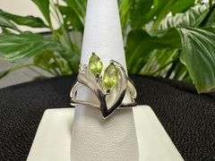 Sterling Silver Natural Peridot Gemstone Ring Size 10