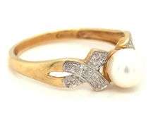 10kt Yellow gold pearl ring