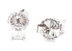 14kt White gold 0.90ctw Moiss Ashcer cut stud earrings