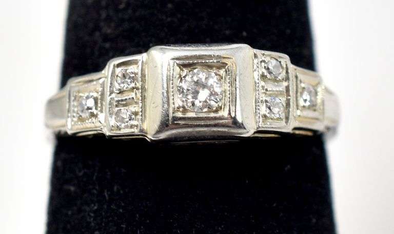 Vintage 18K White Gold Diamond Ring