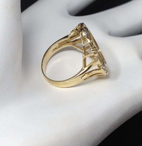 14kt Yellow gold mother of pearl and diamond ring