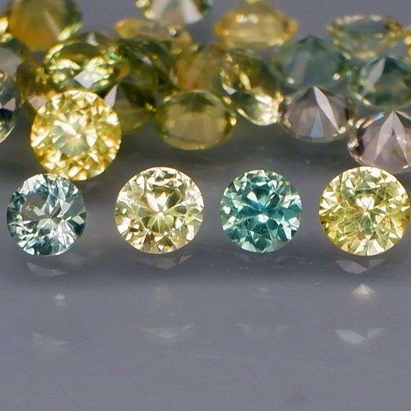 Heated only! 2.45ct round cut Australian Sapphire set!