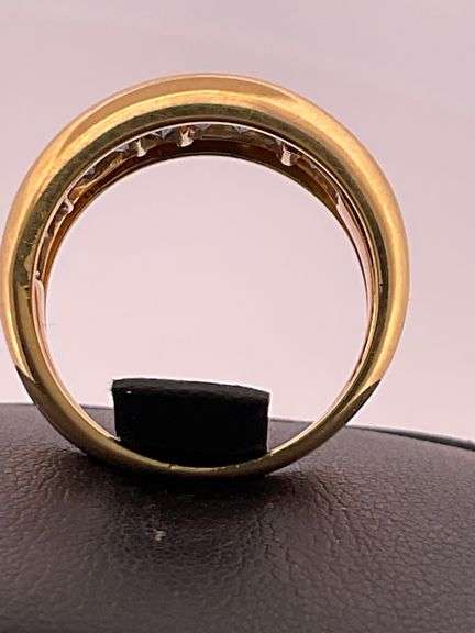 18K YELLOW GOLD BLUE TOPAZ BAND / RING