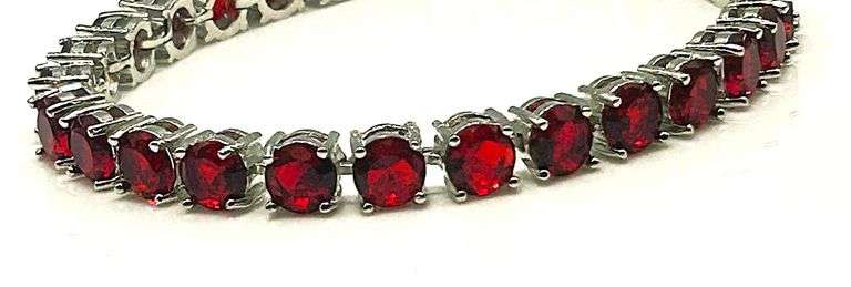 Beautiful 18 Kt White Gold Lab Simulated 16.5 Cttw Red Ruby Tennis Bracelet