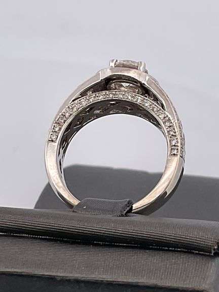 CERTIFIED BRAND NEW 14K WHITE GOLD DIAMOND ENGAGEMENT RING