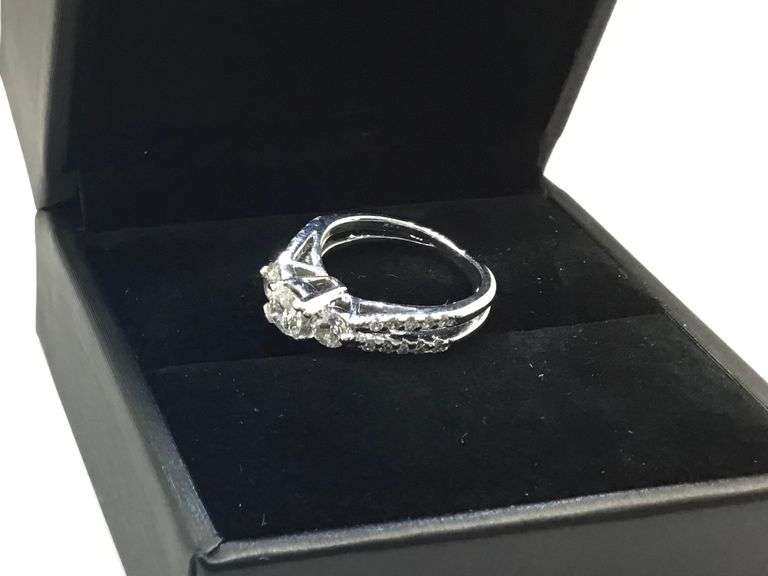 14K WHITE GOLD ENGAGEMENT RING