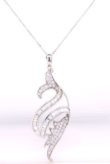 18kt White gold cubic zirconia bagutte with round swirl necklace