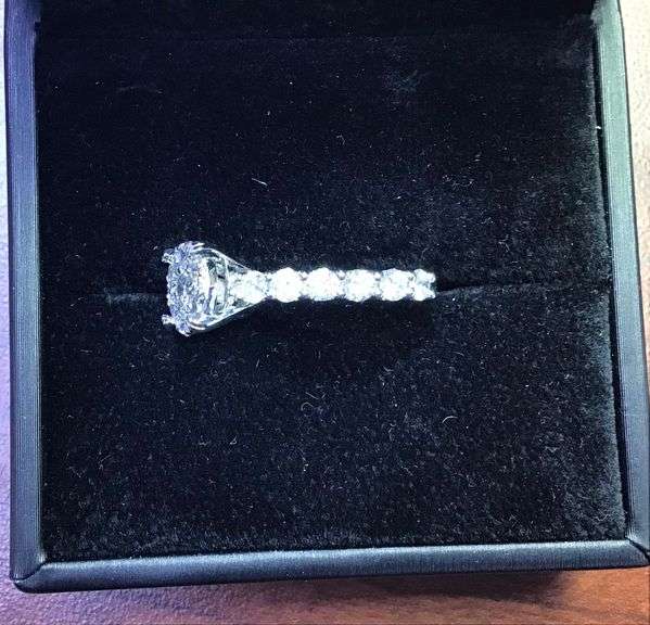 ENCHANTING 14K WHITE GOLD CLUSTER RING