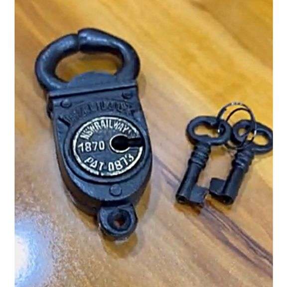 Iron Crab Padlock with Skeleton Keys