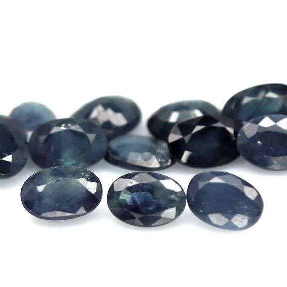 Glistening 9.50ct deep blue Sapphire set