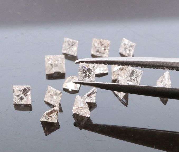 Glittering! Full .77ct set of princess cut Diamonds!