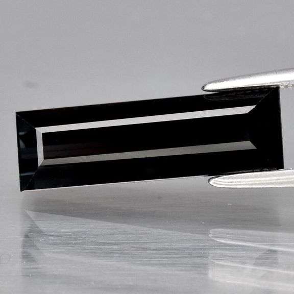 Silky 3.35ct VS violet black Tourmaline from Mozambique