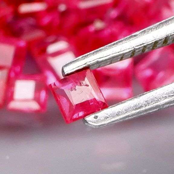 Hot pink! 1.86ct set of princess cut Rubies! Heated only!