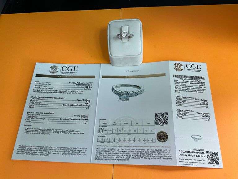CERTIFIED BRAND NEW 14K WHITE GOLD DIAMOND ENGAGEMENT RING