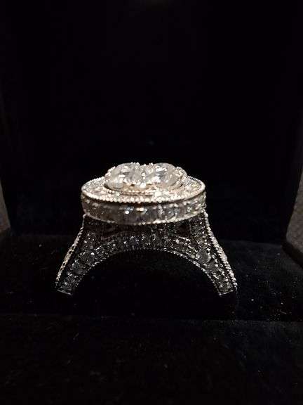 ENCHANTING 14K WHITE GOLD CLUSTER RING