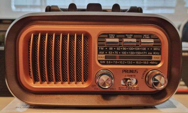 Golden Age Retro Transistor Radio Revival