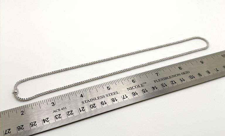 Very fine 18 k white gold with 3.65ctw diamonds tennis necklace, size16