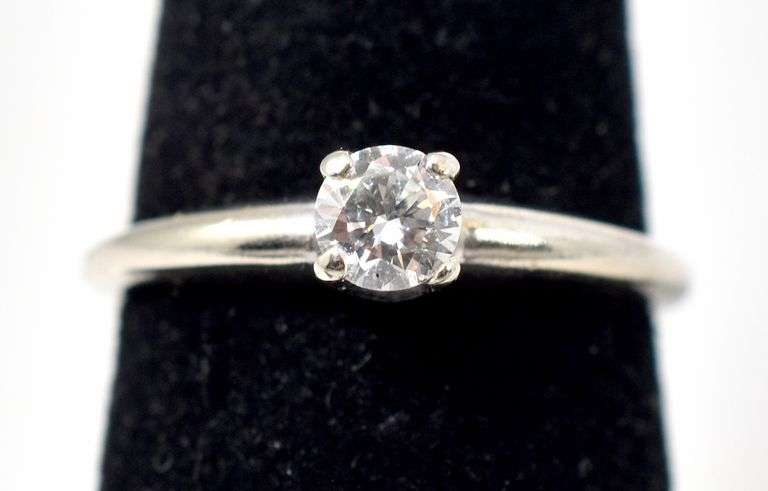 Dazzling 14K White Gold Solitaire Diamond Ring