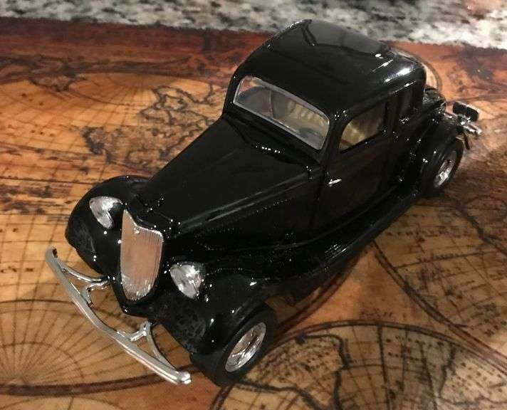 1934 Ford Coupe Diecast Model Car