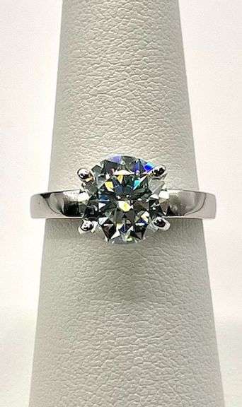 Dazzling 3.1 Ct White Ice Blue Lab Simulated Diamond Ring