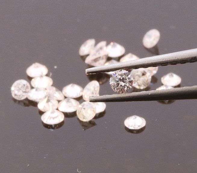 Sparkling .77ct set of matched round brilliant Diamonds!