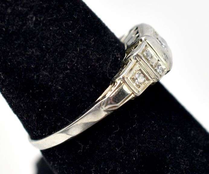 Vintage 18K White Gold Diamond Ring
