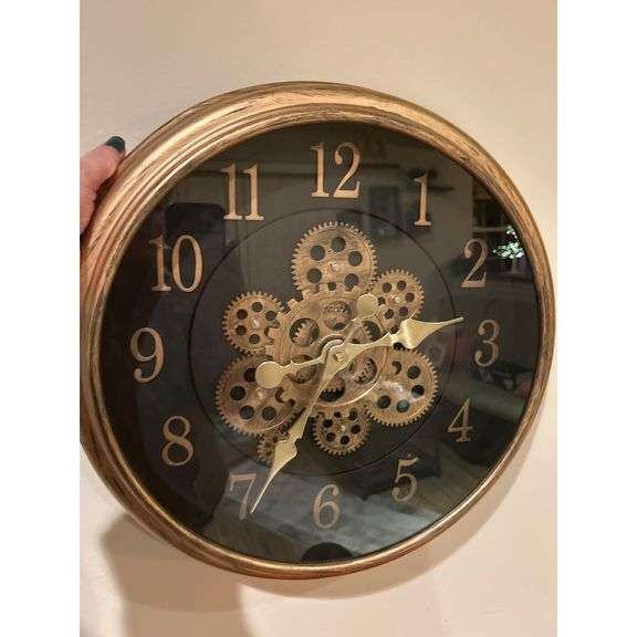 Industrial Moving Gears Wall Clock