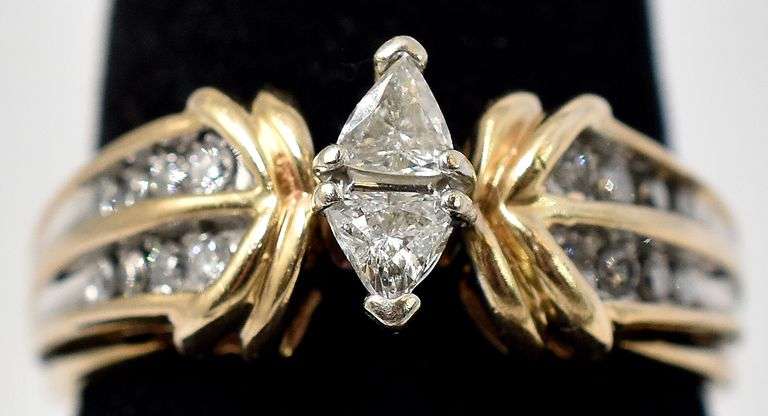 Gorgeous 14k Yellow Gold Diamond Ring.