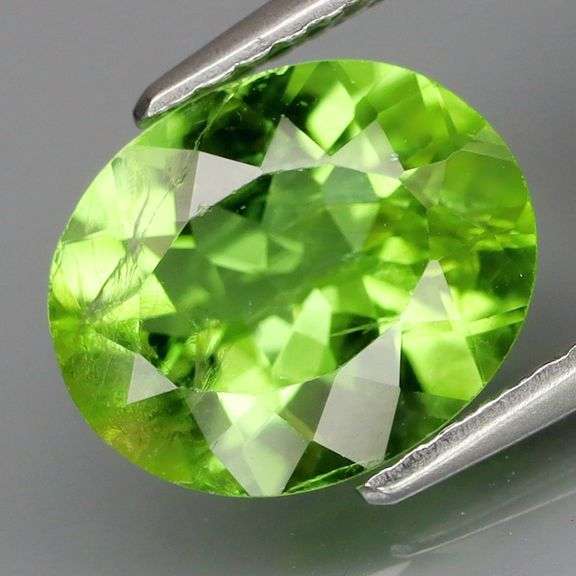 Fantastic 2.88ct 10x8mm Burma green untreated Peridot