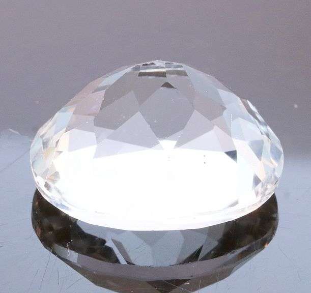 Captivating 6.29ct diamond white Topaz