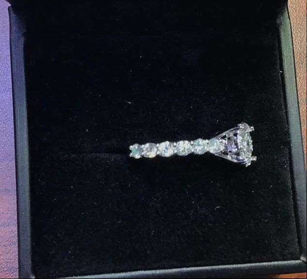 ENCHANTING 14K WHITE GOLD CLUSTER RING