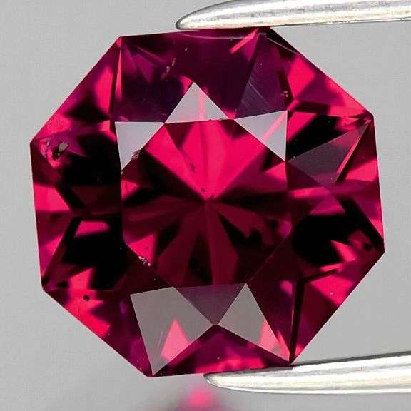 Octagon cut! 2.97ct violet red Rhodolite Garnet