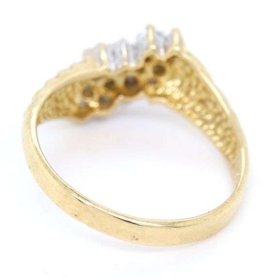 Sweet Little 19K YG Diamond Cluster Ring