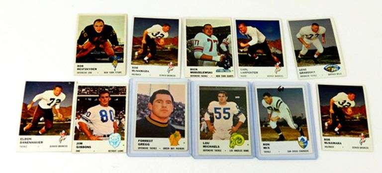 Lot of 11 F.H.F. 1961 Football Cards