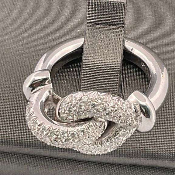 BRAND NEW 18K WHITE GOLD DIAMOND RING