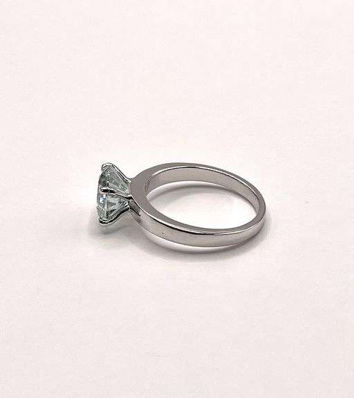 Dazzling 3.1 Ct White Ice Blue Lab Simulated Diamond Ring