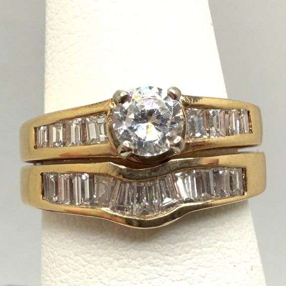 Charming 14K Gold Engagement Ring Set with Small Diamond - Size 6