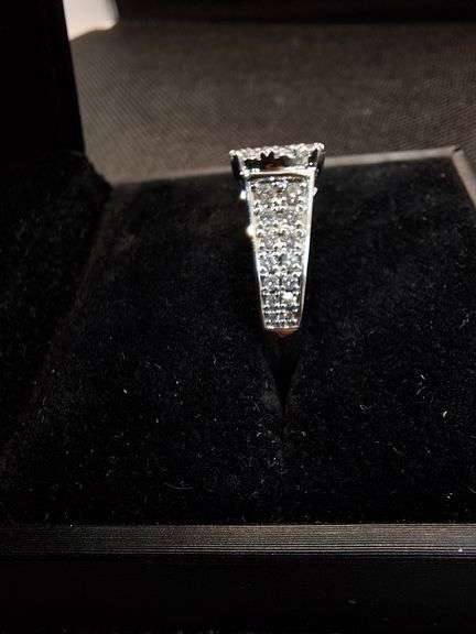 ELEGANT 14K WHITE GOLD CLUSTER ENGAGEMENT RING