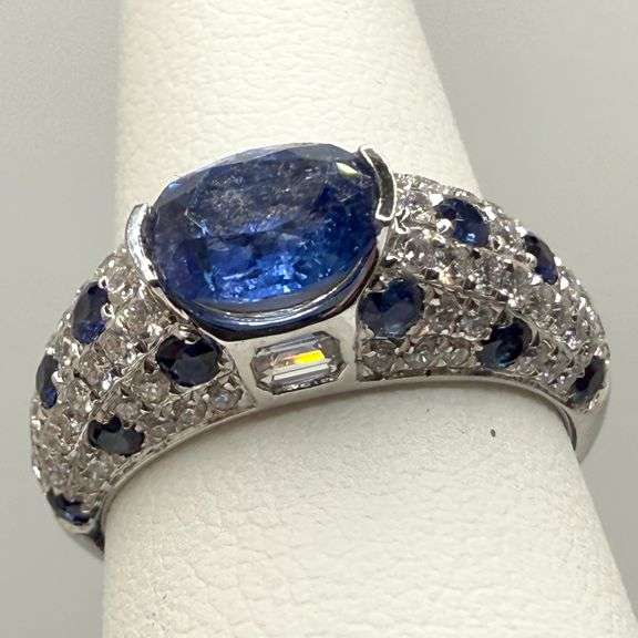 Sapphire and Diamond Ring in 18K White Gold