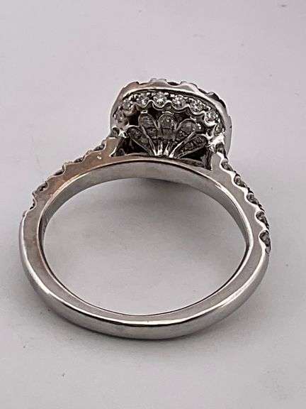 CERTIFIED BRAND NEW 18K WHITE GOLD DIAMOND ENGAGEMENT RING